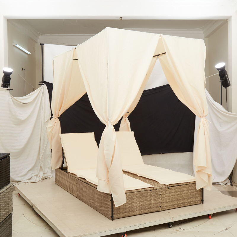 Doppellounger mit Dach und Vorhängen in Beige aus Poly Rattan